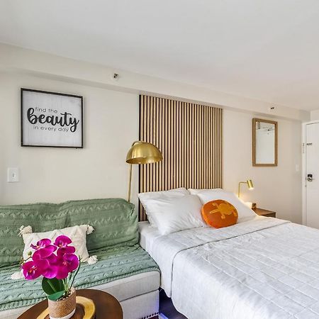 Bright & Cozy Condo Unit With Balcony! Honolulu Exteriör bild