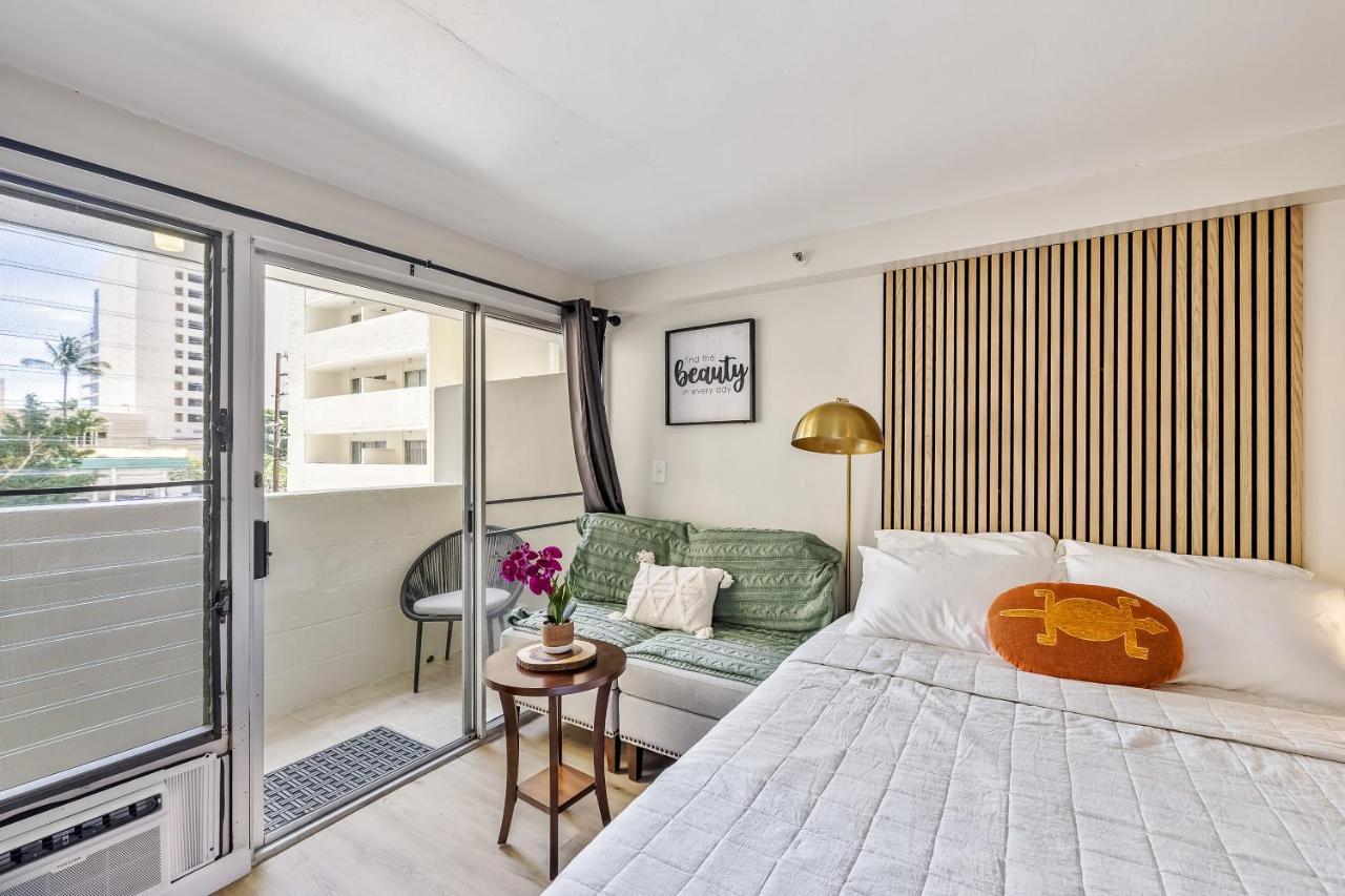 Bright & Cozy Condo Unit With Balcony! Honolulu Exteriör bild
