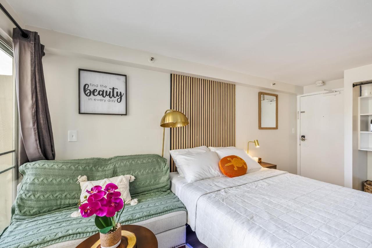 Bright & Cozy Condo Unit With Balcony! Honolulu Exteriör bild